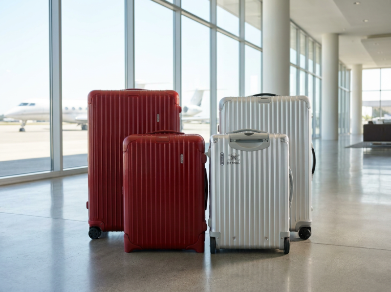 รับจำนำกระเป๋าเดินทาง Rimowa ทุกรุ่น ให้ราคาจำนำริโมว่าสูงที่สุด ปลอดภัย ได้เงินทันที มีสาขาทั่วกรุงเทพ 3 ตัวอย่างกระเป๋า Rimowa ในสภาพดี ที่แสดงบริการรับจำนำกระเป๋า Rimowa ในสภาพใช้งานปกติ
